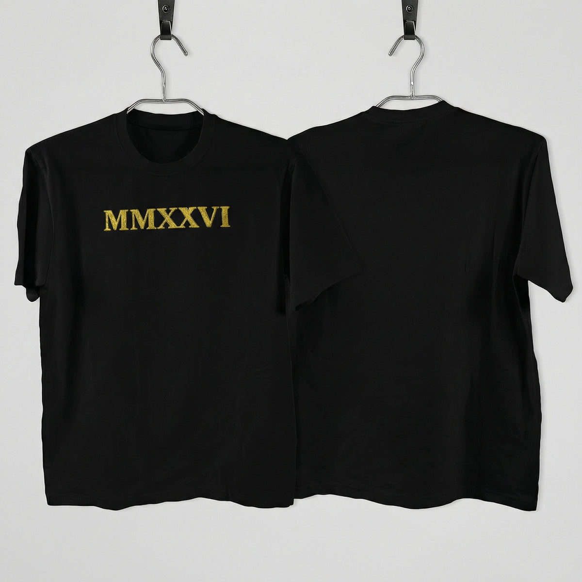 Shirt mit goldenem Glitzer-Römische-Zahlen-Design „MMXXVI“ (2026) – moderner Klassiker