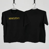 Shirt mit goldenem Glitzer-Römische-Zahlen-Design „MMXXVI“ (2026) – moderner Klassiker