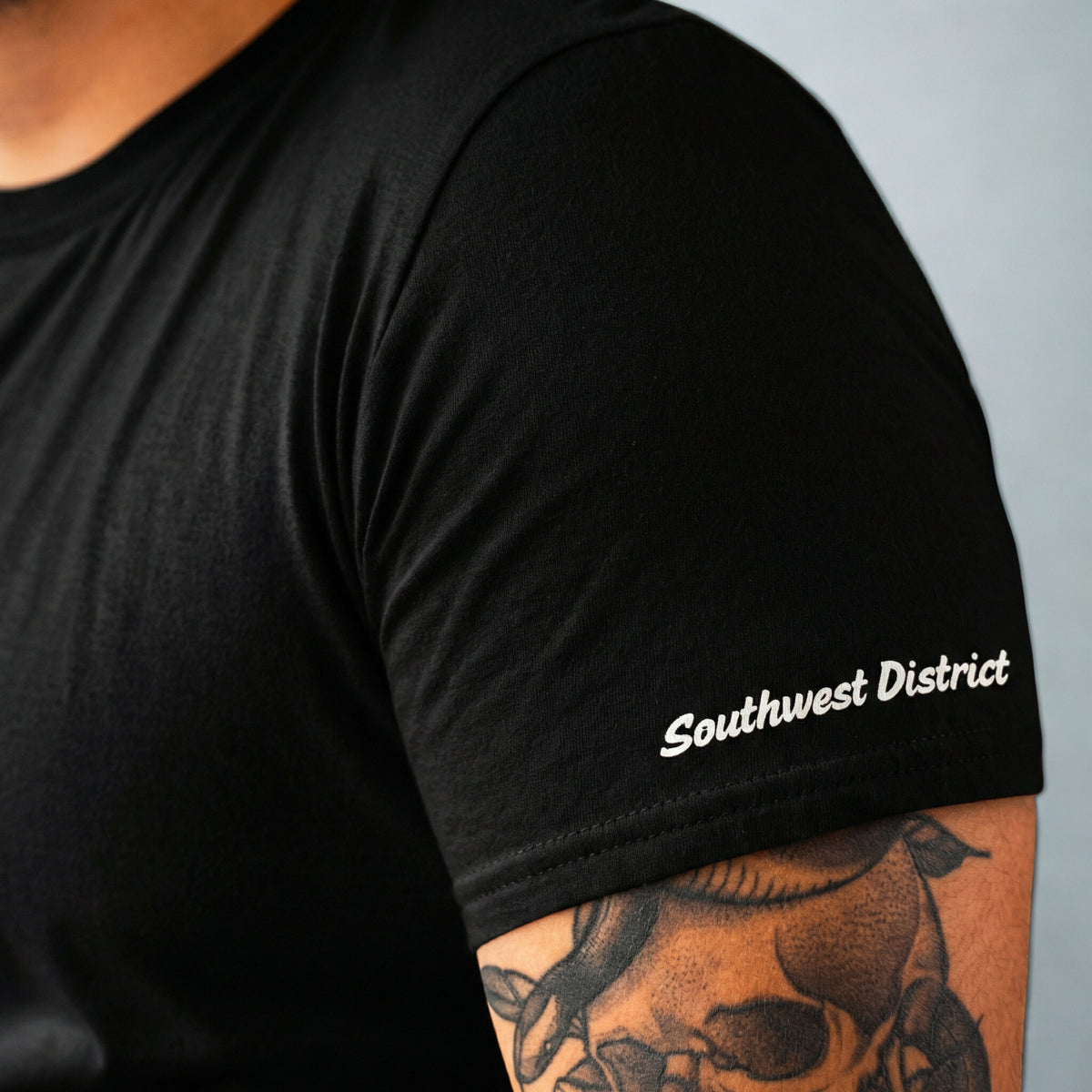 Schwarzes Victory T-Shirt, mit Silber-Glitzer-Effekt – kraftvolles Statement mit Stil (Kopie)