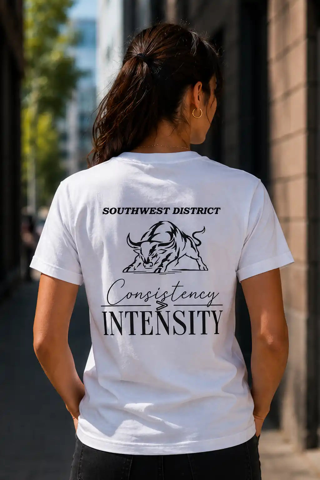 Southwest District T-Shirt Unisex "Consistency > Intensity" – Statement Print, Weiss