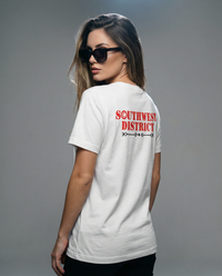 Southwest District T-Shirt – Weißer Klassiker mit Statement
