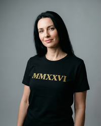 Shirt mit goldenem Glitzer-Römische-Zahlen-Design „MMXXVI“ (2026) – moderner Klassiker