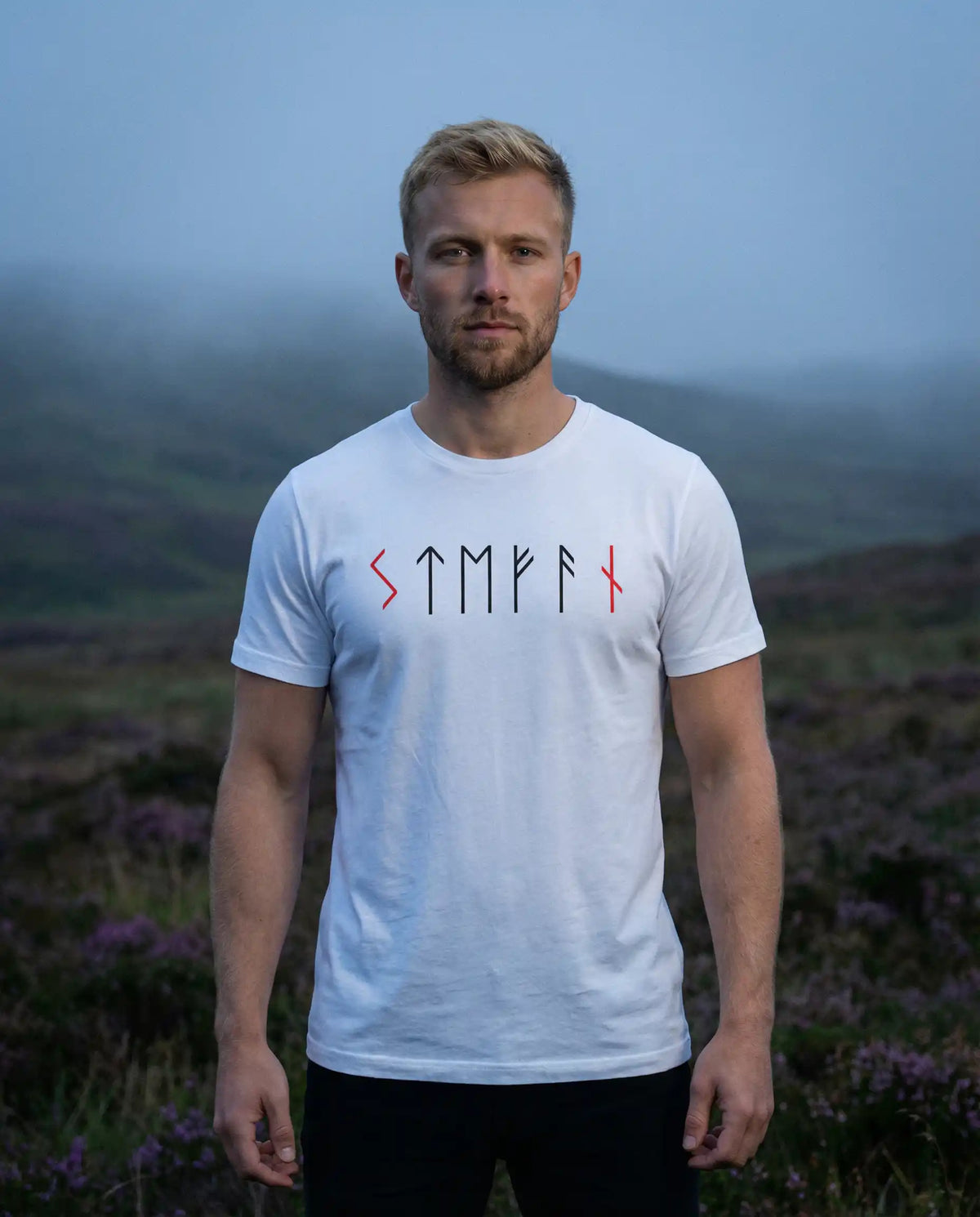 Southwest District T-Shirt Unisex Runen personalisierbar – Name in Runen, Schwarz