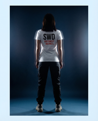 SWD Signature T-Shirt – White Edition (Slim Fit)